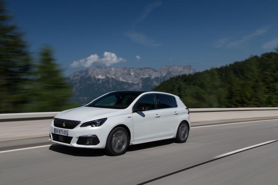  Peugeot 308 GT Line 2017 года  (WW) (фото 7 из 45)